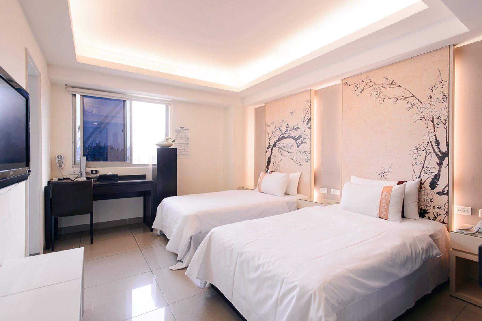โรงแรมกีวี เอ็กซ์เพรส - สถานีเกาสง ภายนอก รูปภาพ